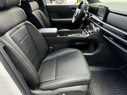 Used 2025 Hyundai Santa Fe Calligraphy image 21