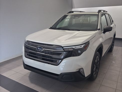 Used 2025 Subaru Forester Premium w/ Convenience Package #1 image 2