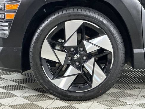 Used 2024 Hyundai Kona Limited FWD image 32