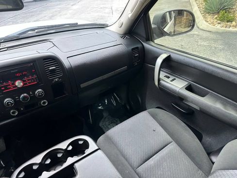 Used 2010 Chevrolet Silverado 1500 LT AWD/4WD image 25