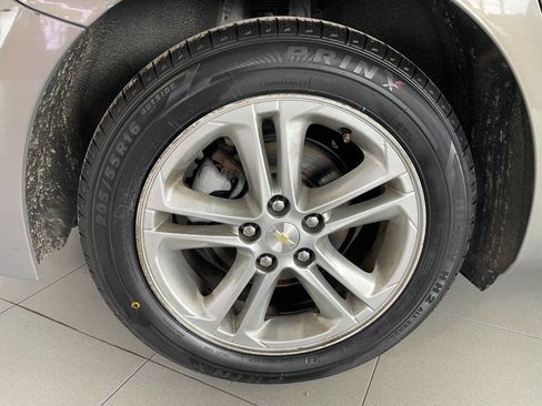 Used 2017 Chevrolet Cruze LT w/ Convenience Package image 12