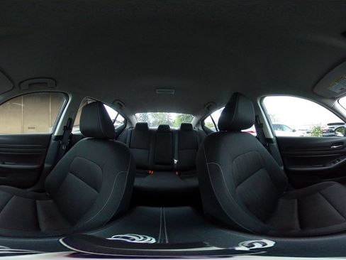 Used 2025 Nissan Altima 2.5 SV FWD image 42