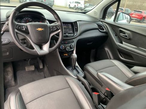 Certified 2022 Chevrolet Trax LT w/ LT Convenience Package image 19