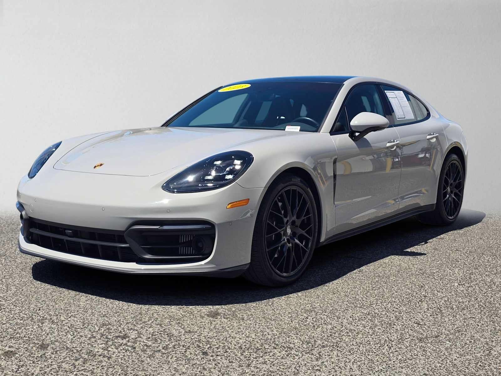 Used 2023 Porsche Panamera RWD image 7