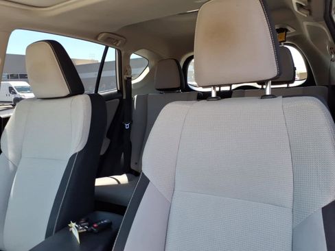 Used 2018 Toyota RAV4 XLE AWD/4WD image 24