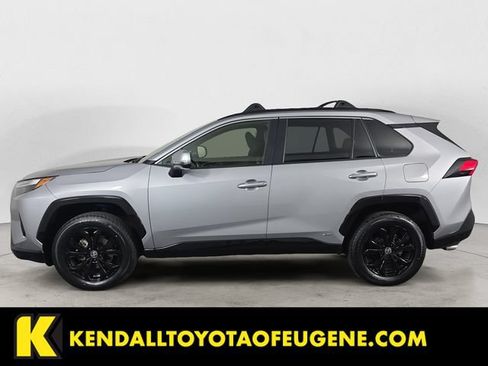 Used 2024 Toyota RAV4 SE w/ Convenience Package AWD/4WD image 8