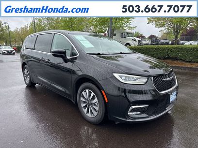 Used 2024 Chrysler Pacifica Limited