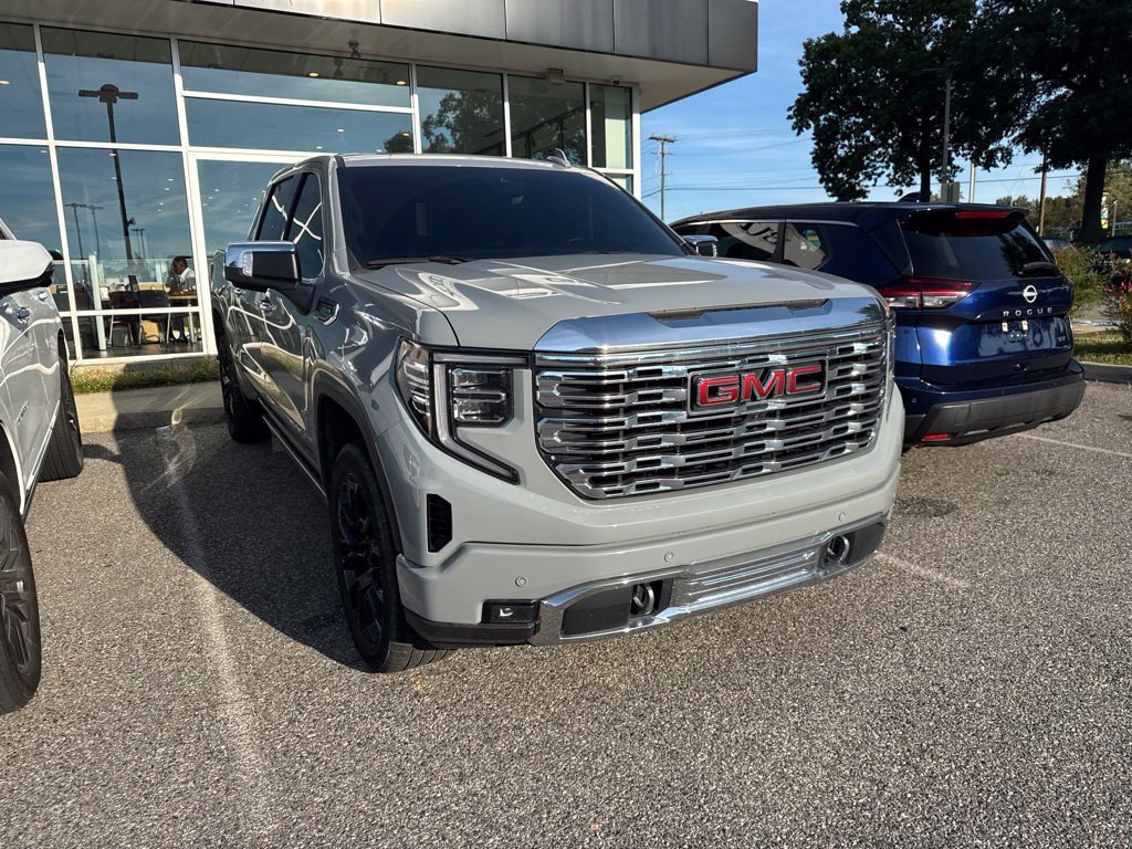 Used 2024 GMC Sierra 1500 Denali w/ Denali Reserve Package AWD/4WD image 3