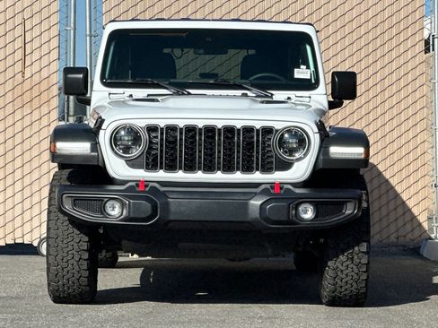 Used 2025 Jeep Wrangler Unlimited Rubicon image 9