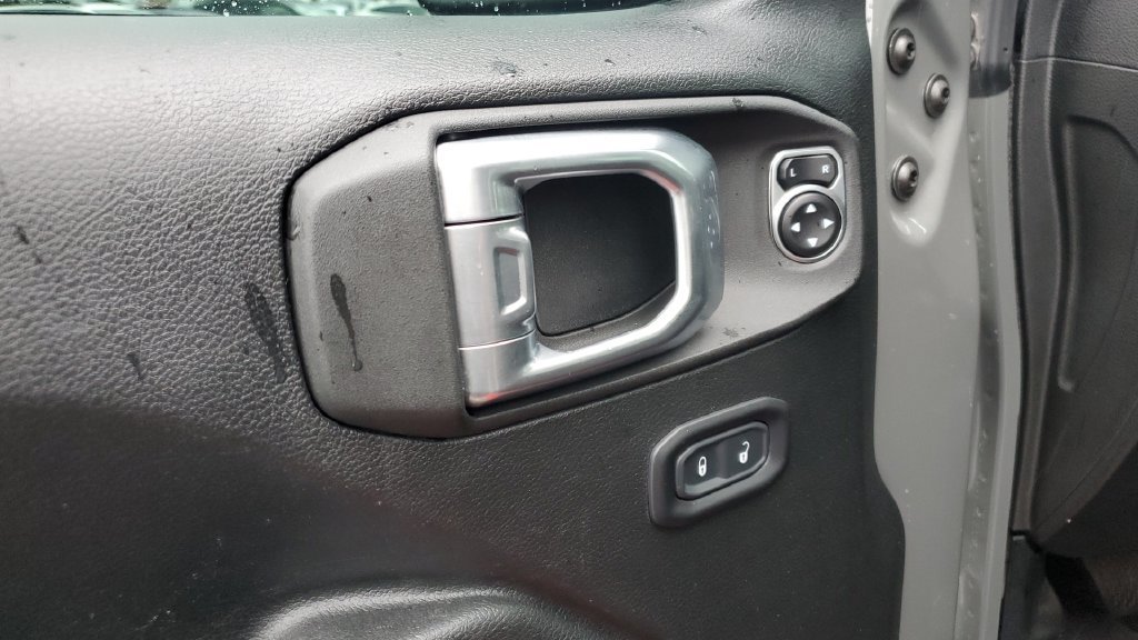 Used 2021 Jeep Wrangler Unlimited Rubicon AWD/4WD image 6