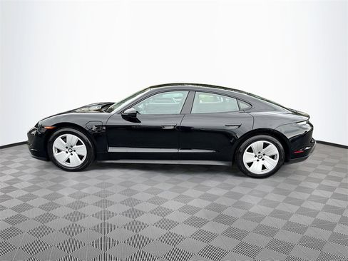 Used 2021 Porsche Taycan image 9