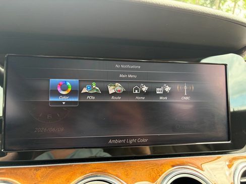 Used 2017 Mercedes-Benz E 300 4MATIC image 18