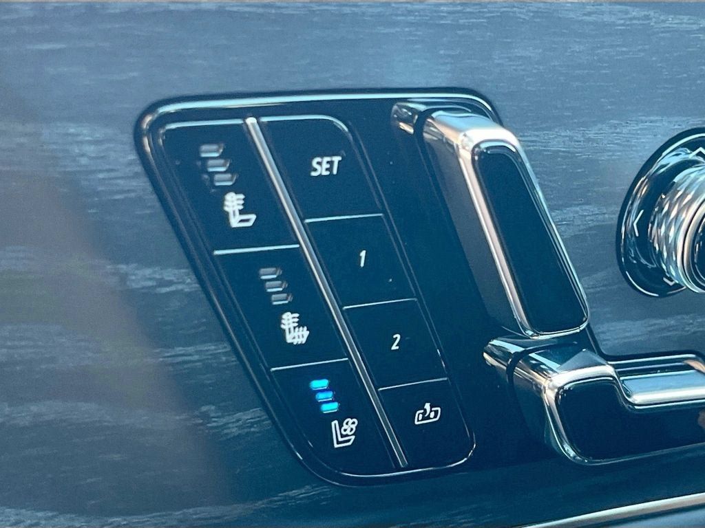 New 2026 Cadillac Lyriq V AWD/4WD image 21
