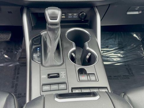 Used 2022 Toyota Highlander XLE image 18