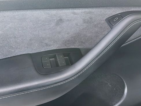 Used 2023 Tesla Model Y Long Range AWD/4WD image 15