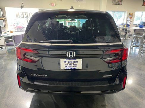 Used 2025 Honda Odyssey Touring image 7