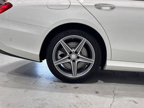 Used 2017 Mercedes-Benz E 400 4MATIC Wagon image 74