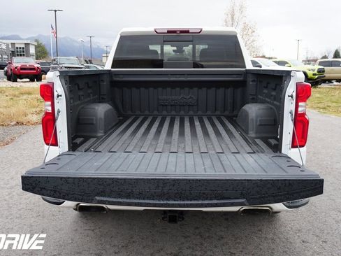 Used 2019 Chevrolet Silverado 1500 High Country image 9
