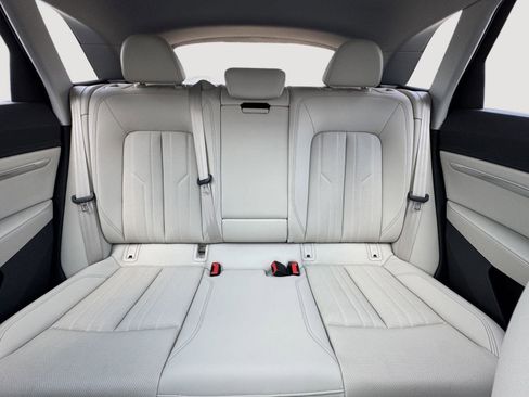 Used 2022 Audi e-tron Premium Plus w/ Premium Plus Package image 24