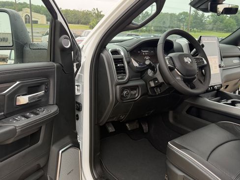 New 2026 RAM 3500 Laramie AWD/4WD image 20