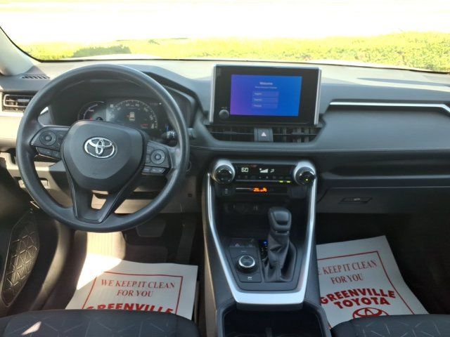 Used 2023 Toyota RAV4 XLE AWD/4WD image 10