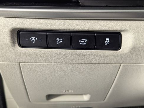 Used 2025 Kia Telluride S FWD image 13