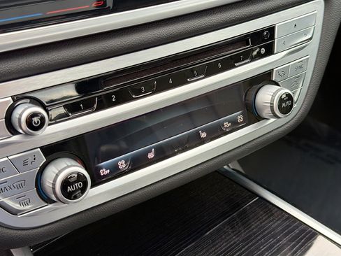 Used 2019 BMW 740i 740i w/ M Sport Package image 33