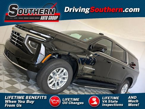 Used 2025 Chevrolet Suburban LT AWD/4WD image 1