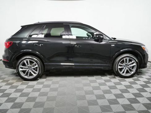 Used 2023 Audi Q3 2.0T Premium w/ Black Optic Sport Package AWD/4WD image 2