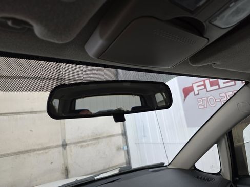 Used 2011 Mitsubishi Endeavor LS image 43