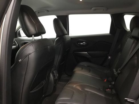 Used 2021 Jeep Cherokee Latitude Lux AWD/4WD image 11