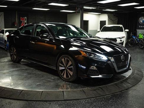 Used 2022 Nissan Altima 2.5 SV image 5
