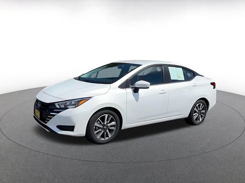 Used 2025 Nissan Versa SV FWD image 7