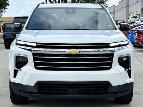Used 2025 Chevrolet Traverse LT AWD/4WD image 8