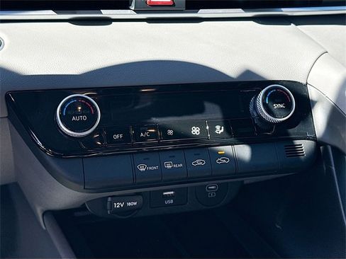 Used 2025 Hyundai Elantra Sport image 15