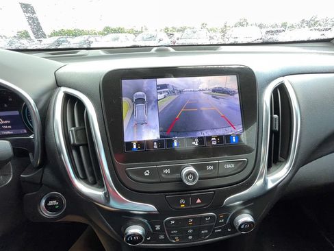 Used 2022 Chevrolet Equinox LT FWD image 15