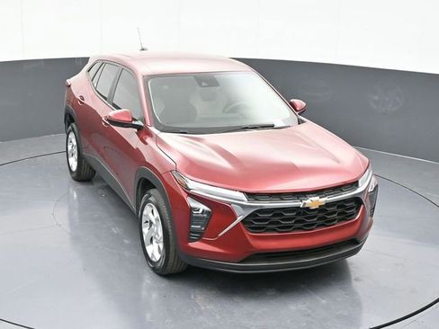 Used 2024 Chevrolet Trax LS w/ LS Convenience Package image 62