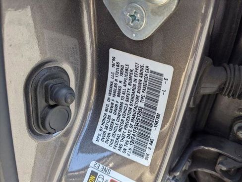 Used 2010 Honda Civic LX image 23