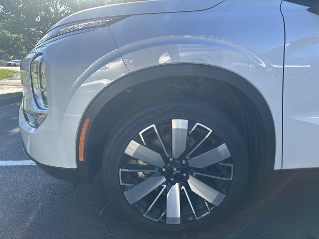 Used 2025 Mitsubishi Outlander SE AWD/4WD image 27