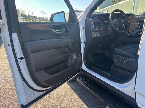 New 2026 GMC Yukon Denali w/ LPO, Floor Liner Package image 9