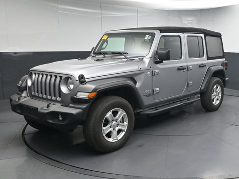 Used 2019 Jeep Wrangler Unlimited Sport S image 4