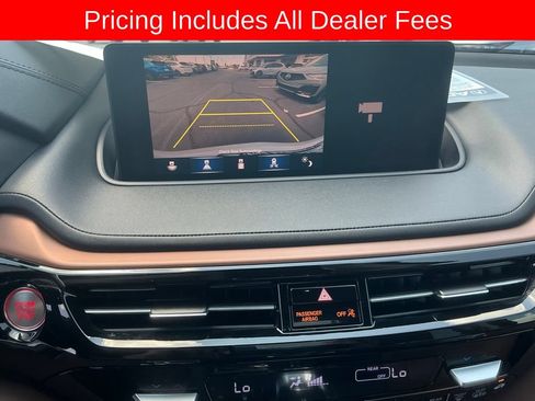Used 2024 Acura MDX SH-AWD w/ Technology Package image 18