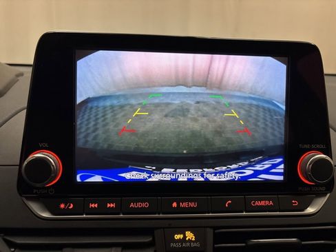 Used 2024 Nissan Altima 2.5 SV image 18