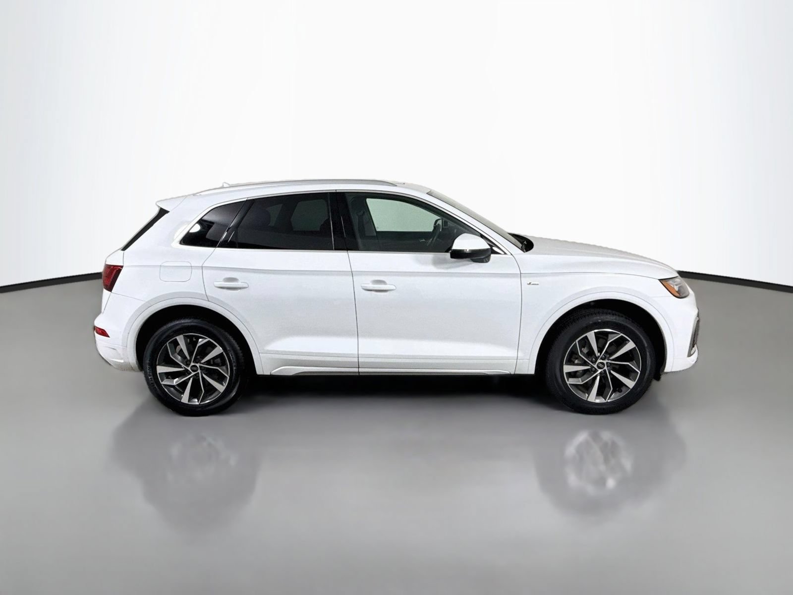 Certified 2023 Audi Q5 2.0T Premium Plus w/ Premium Plus Package AWD/4WD image 8