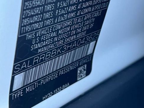 Used 2017 Land Rover Discovery HSE image 48