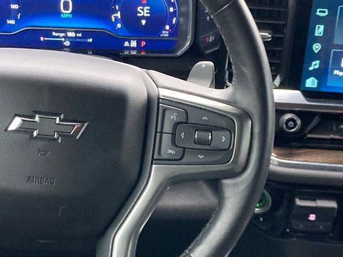 Used 2022 Chevrolet Silverado 1500 LT Trail Boss w/ LT Trail Boss Premium Package AWD/4WD image 7