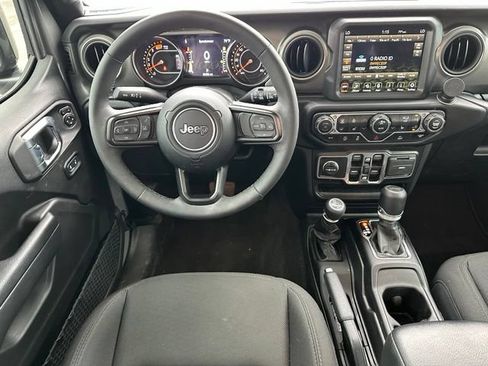 Used 2023 Jeep Wrangler Unlimited Sport AWD/4WD image 12