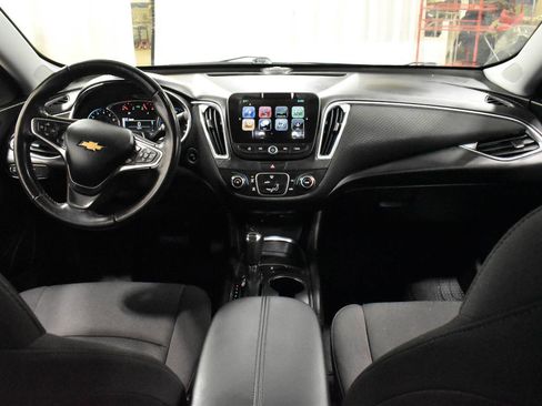 Used 2018 Chevrolet Malibu LT image 8