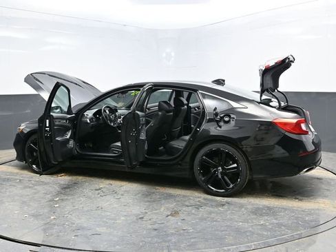 Used 2018 Honda Accord Sport image 34