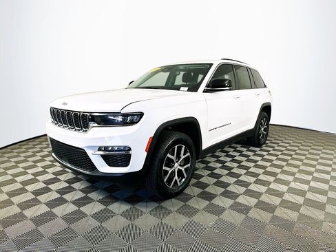 Certified 2023 Jeep Grand Cherokee Limited AWD/4WD image 6